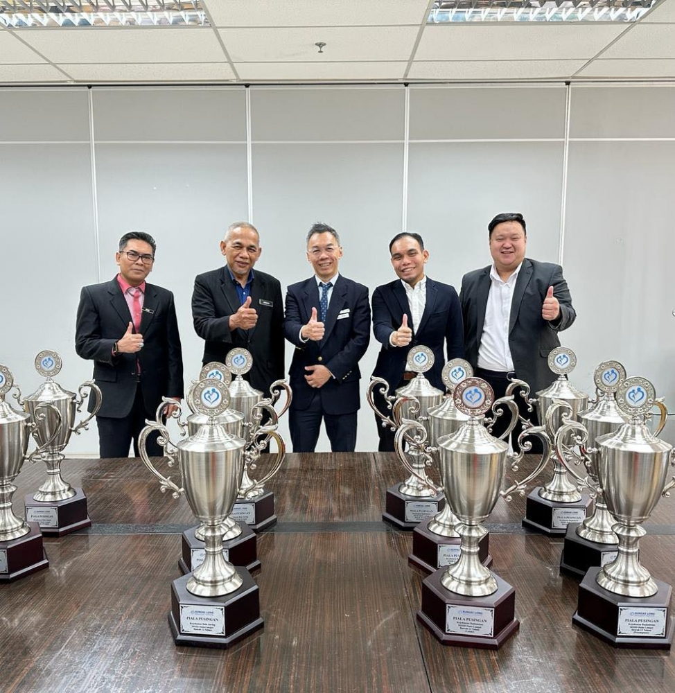 Sungai Long Specialist Hospital sponsors challenge trophies for Hulu Langat District Schools Sports Council